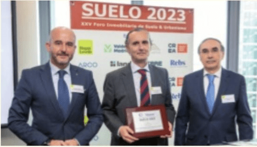 Los Cerros reciben su premio "Suelo 2023" por su contribución destacada al desarrollo de este segmento en Madrid